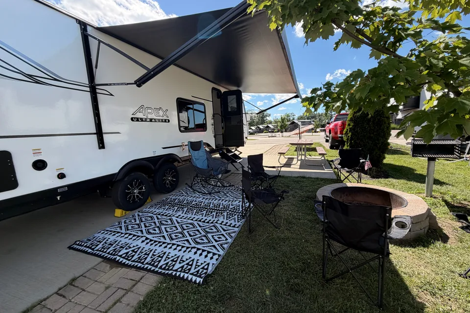 Family Coachmen Apex 300BHS Travel Trailer