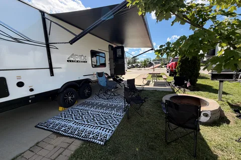 Family Coachmen Apex 300BHS Travel Trailer