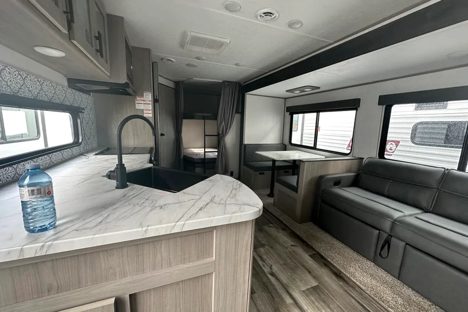 Paradise rentals* Coleman Dutchman CP1187 Travel Trailer