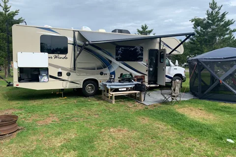 Campy the Thor Motor Coach Fourwinds 31Y Class C