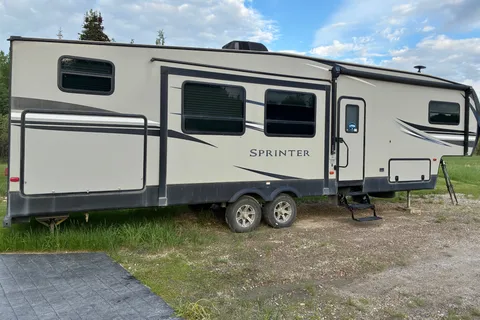 32BHFW Keystone Sprinter  Fifth Wheel