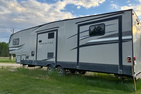 32BHFW Keystone Sprinter  Fifth Wheel