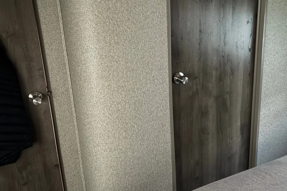 32BHFW Keystone Sprinter  Fifth Wheel
