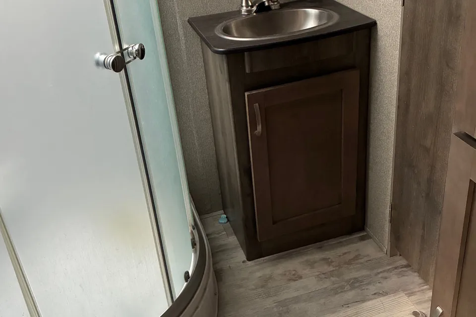 32BHFW Keystone Sprinter  Fifth Wheel