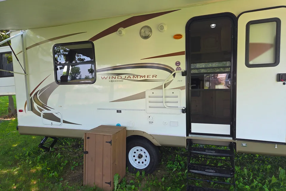 Paul's Forest River windjammer 2102w Travel Trailer