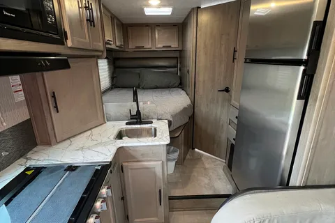 Barry's Coachmen Cross Trails Class C