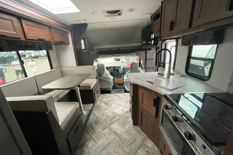 Unwind Sunseeker 2022 Class C