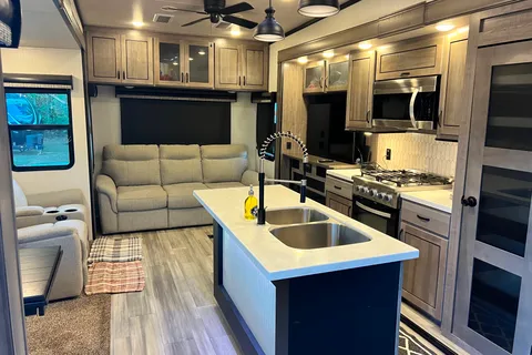  Forest River Cedar creek 360RL Fifth Wheel