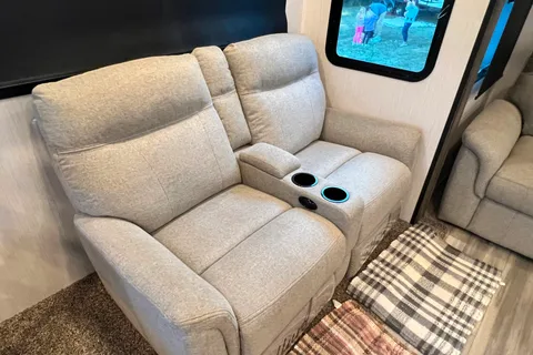  Forest River Cedar creek 360RL Fifth Wheel