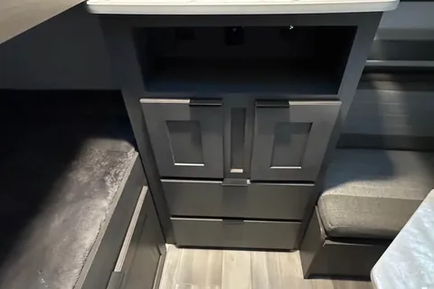 The Robinson's Cruiser RV MPG 2800QB Travel Trailer