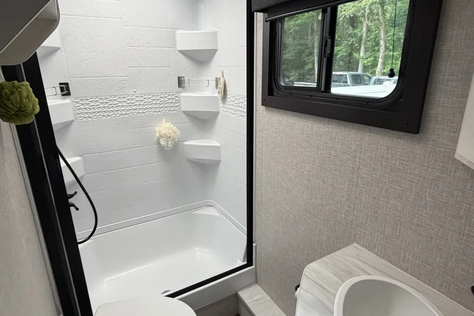 Greg's Jayco Jayfeather 199MBS Travel Trailer