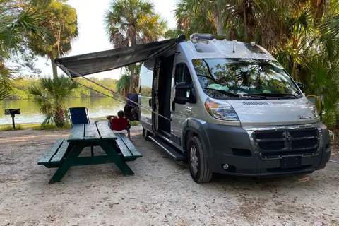 Escapade VR 21