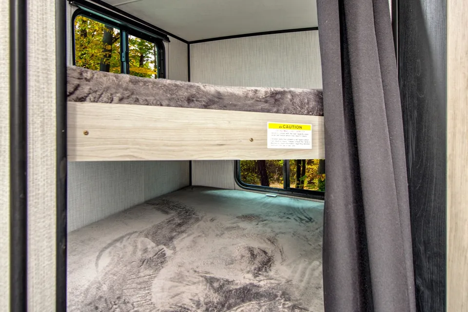 Stunning Heartland MALLARD M26 Travel Trailer