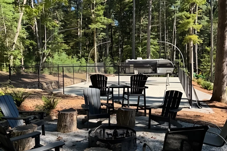 Emily's Forest River Della Terra 241BH Travel Trailer