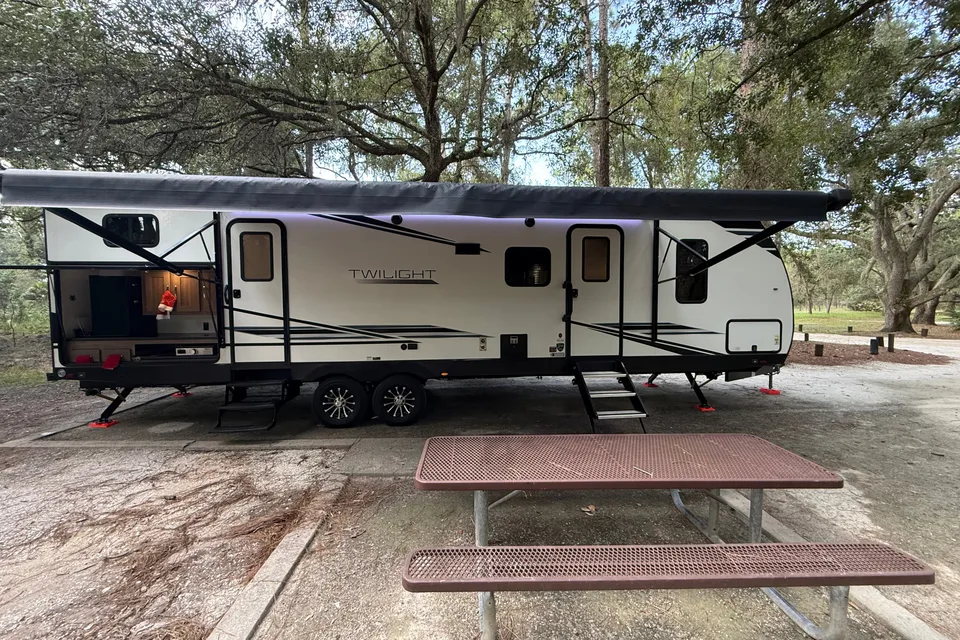 Carson's Cruiser RV Twilight Signature Travel Trailer