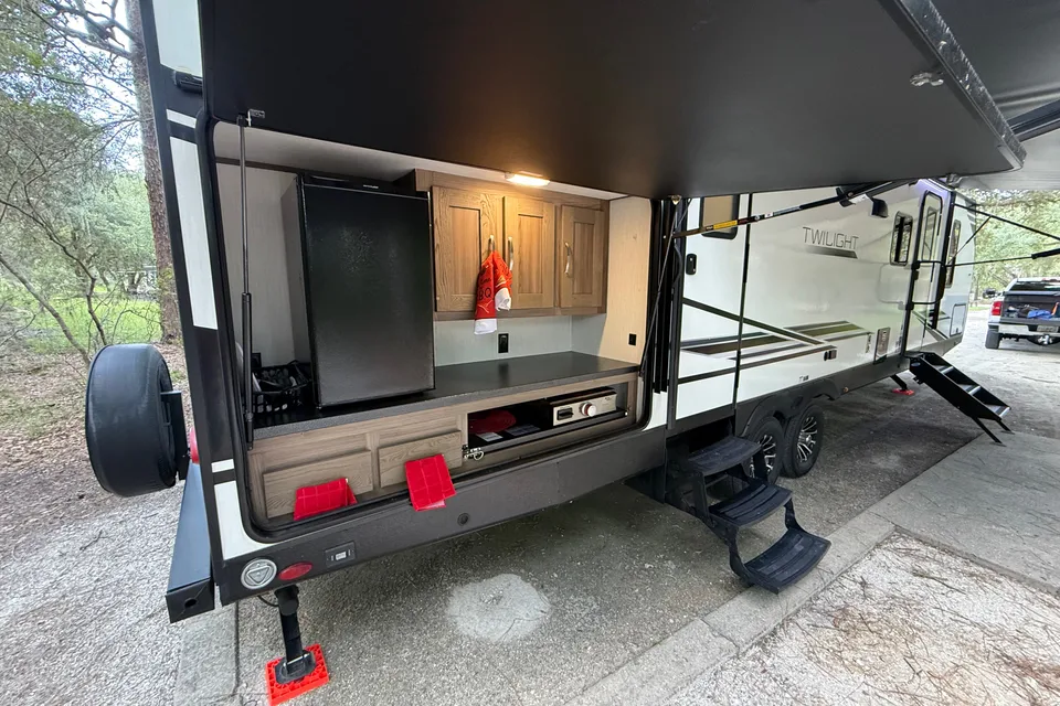 Carson's Cruiser RV Twilight Signature Travel Trailer