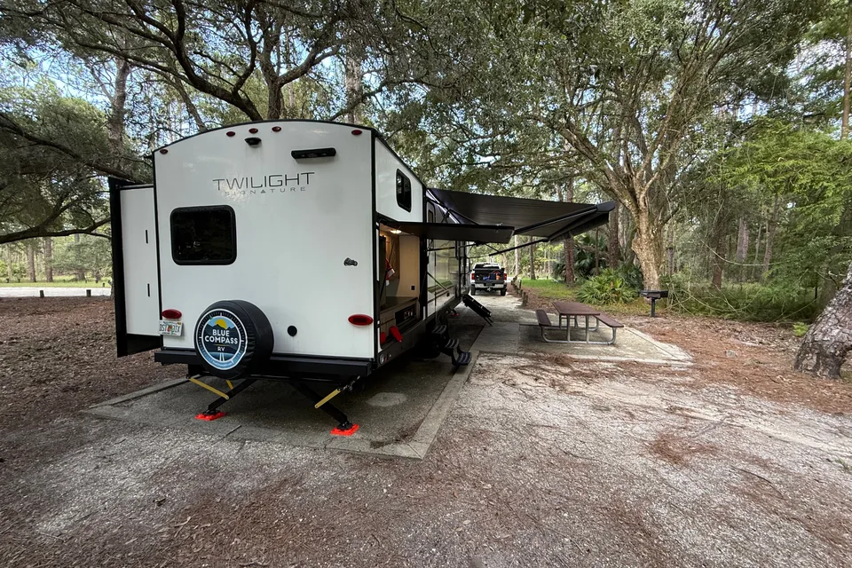 Carson's Cruiser RV Twilight Signature Travel Trailer