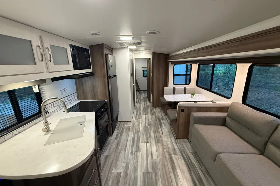 Carson's Cruiser RV Twilight Signature Travel Trailer