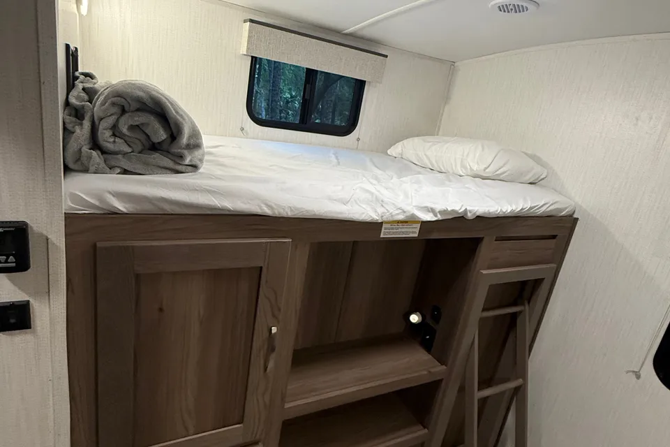Carson's Cruiser RV Twilight Signature Travel Trailer