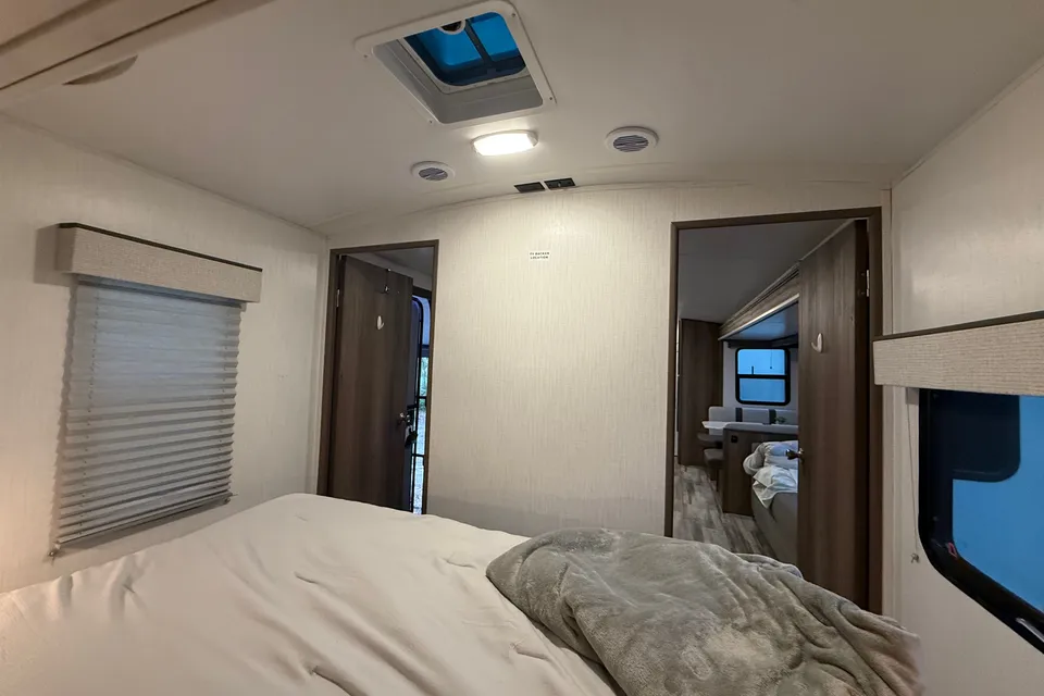 Carson's Cruiser RV Twilight Signature Travel Trailer
