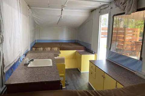 Relax by Remi Lake – 2011 Jayco Sport Tent Trailer (On-Site Setup)