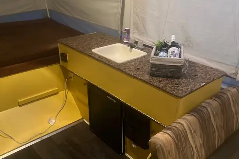 Relax by Remi Lake – 2011 Jayco Sport Tent Trailer (On-Site Setup)