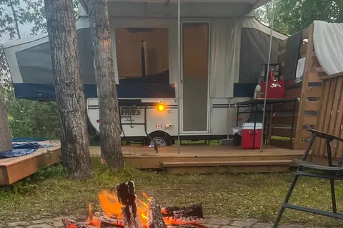 Relax by Remi Lake – 2011 Jayco Sport Tent Trailer (On-Site Setup)