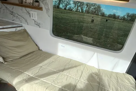 2021 LUXURY Mercedes Sprinter 4x4 Campervan "Sully"