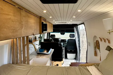 2021 LUXURY Mercedes Sprinter 4x4 Campervan "Sully"