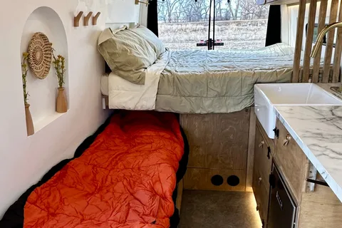 2021 LUXURY Mercedes Sprinter 4x4 Campervan "Sully"