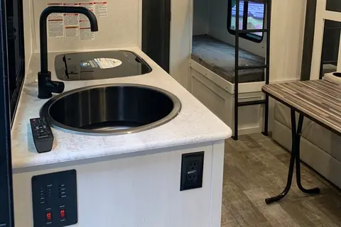 Kermit - 2022 R Pod 193 Travel Trailer 