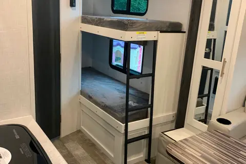 Kermit - 2022 R Pod 193 Travel Trailer 