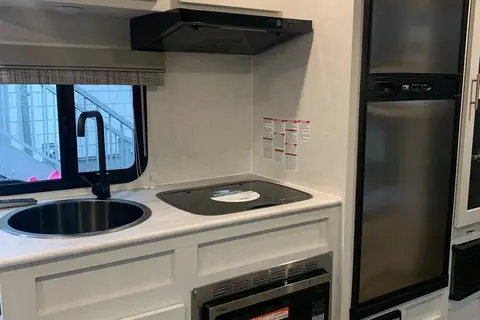Kermit - 2022 R Pod 193 Travel Trailer 