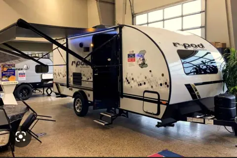Kermit - 2022 R Pod 193 Travel Trailer 