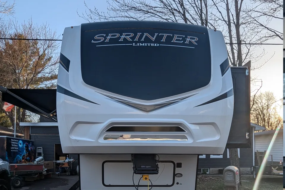 Goochy Glamper RV