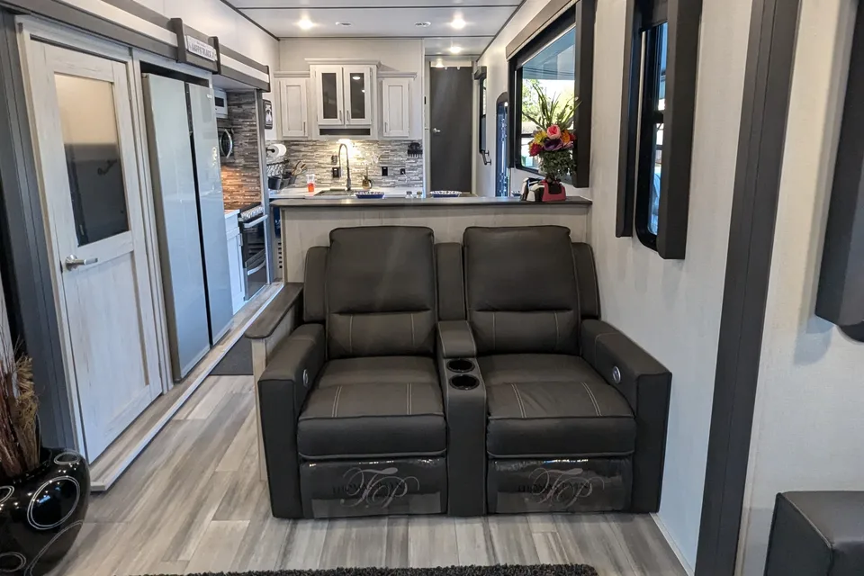 Goochy Glamper RV