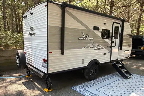 Cozy 2026 Jayco Jayflight SLX, amazing camper!