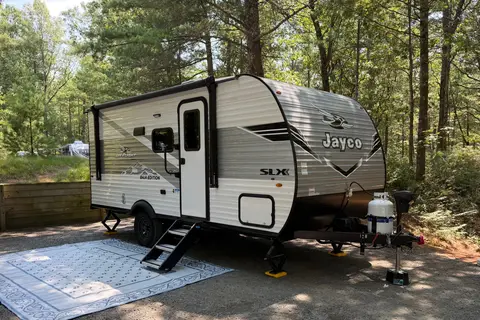 Cozy 2026 Jayco Jayflight SLX, amazing camper!