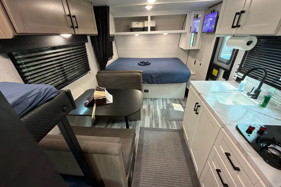 Roger 's Jayco Jayflight SLX Travel Trailer