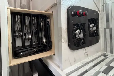 Cozy 2026 Jayco Jayflight SLX, amazing camper!