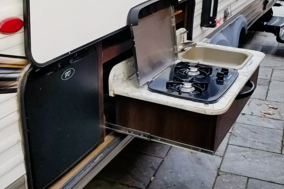 Midnight Sun  2019 Jayco Jay Flight 22ft Pet Friendly