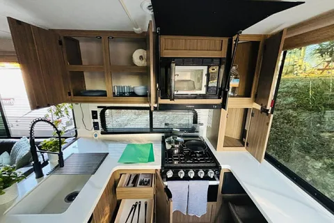THE VIEW - a family-friendly trailer (even for toddlers) with panoramic windows