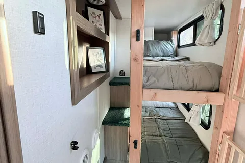 THE VIEW - a family-friendly trailer (even for toddlers) with panoramic windows