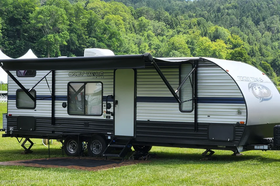 Charles's Forest River Grey Wolf 26djse Travel Trailer