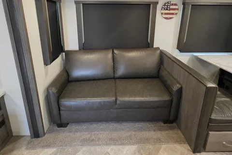 Fireside's "Far Lux" 2021 East to West 33' Alta 2850KRL