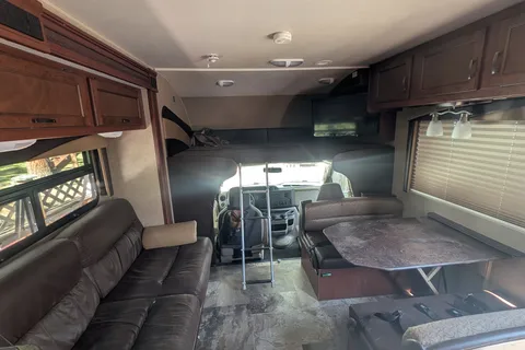 Jayco Redhawk 31XL bunkhouse Class C