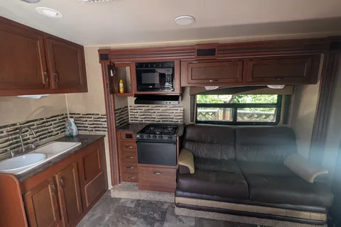 Jayco Redhawk 31XL bunkhouse Class C
