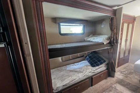 Jayco Redhawk 31XL bunkhouse Class C