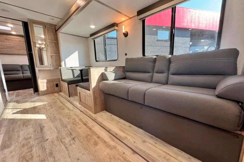 Sarhan's Grand River 32 BRE Travel Trailer