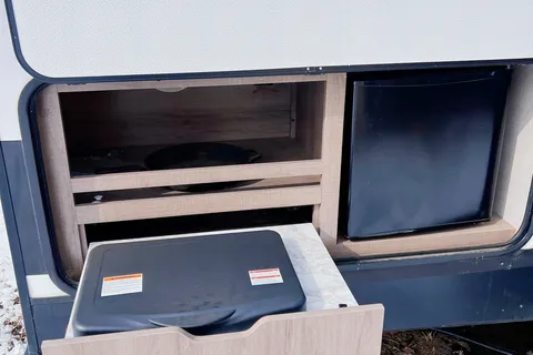 Scott's Grand Design Imagine 2910BH Travel Trailer